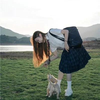 亚历克斯与艾玛